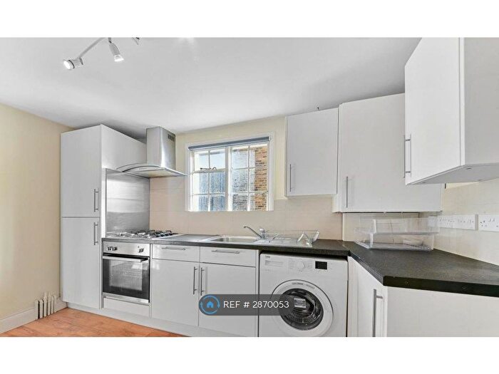 1 Bedroom Flat To Rent In Barclay Road, London, SW6