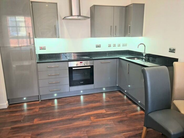 2 Bedroom Apartment To Rent In Hounds Gate Court, NG1