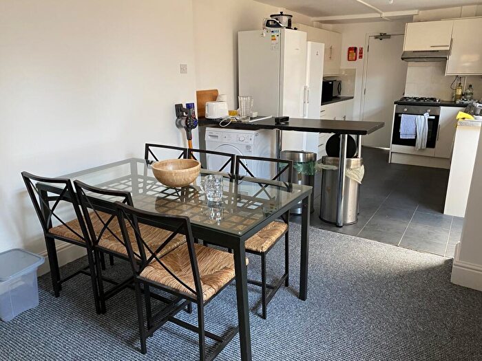 6 Bedroom House To Rent In Treherbert Street, Cathays, Cardiff, CF24