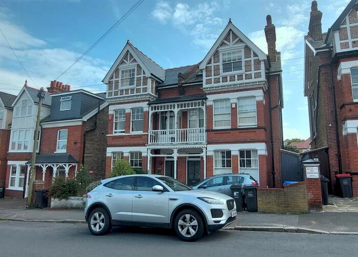 5 Bedroom Semi-Detached House To Rent In Pierremont Avenue, Broadstairs, CT10