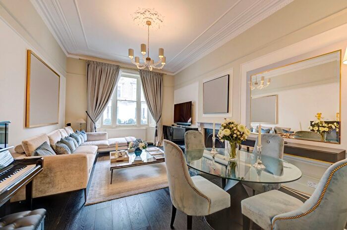 2 Bedroom Flat For Sale In Harcourt Terrace, Chelsea, SW10