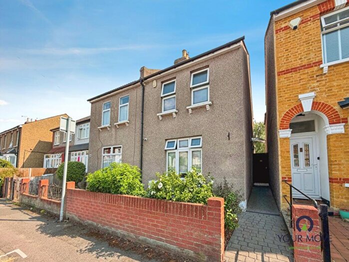 4 Bedroom Semi Detached House For Sale In Nelson Road, Belvedere, DA17