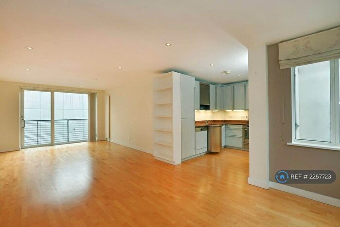 2 Bedroom Flat To Rent In Rose Court, London, N1