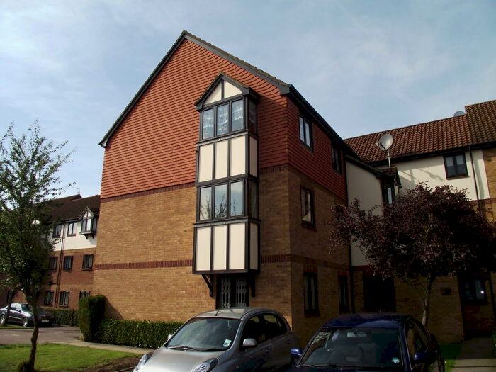 2 Bedroom Flat To Rent In Chaffinch Lane, NW9