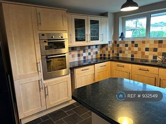 2 Bedroom Flat To Rent In Grasmere Way, Leighton Buzzard, LU7