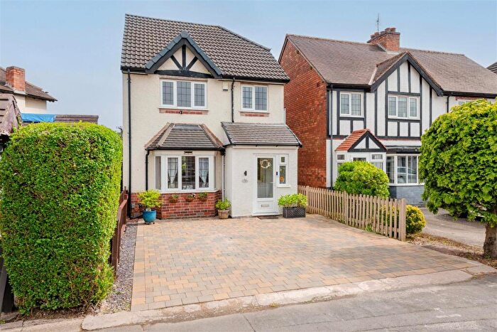 3 Bedroom Detached House For Sale In Hazeloak Road, Shirley, B90