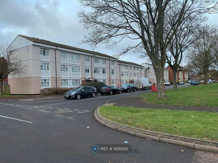 3 Bedroom Flat To Rent In Borderside, Slough, SL2