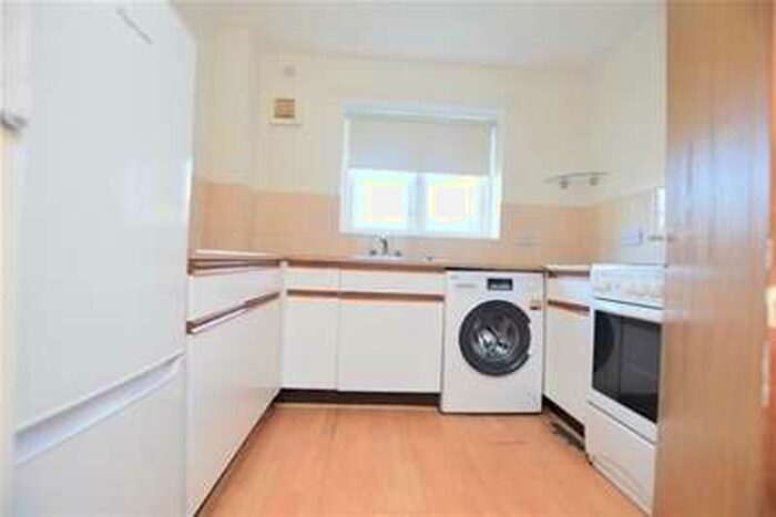 2 Bedroom Flat To Rent In Headford Gardens, Sheffield, S3