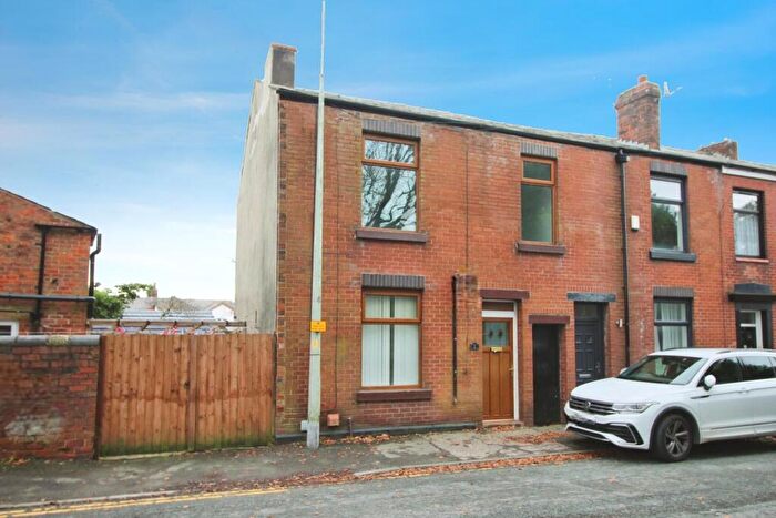 3 Bedroom End Of Terrace House To Rent In Carr Lane, Chorley, Lancashire, PR7