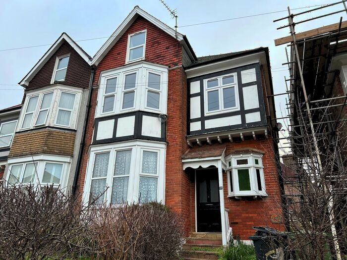 1 Bedroom Flat To Rent In Amherst Road, Bexhill-On-Sea, TN40