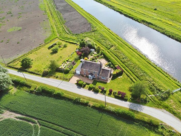 4 Bedroom Detached House For Sale In Black Drove, St. Johns Fen End, Wisbech, PE14