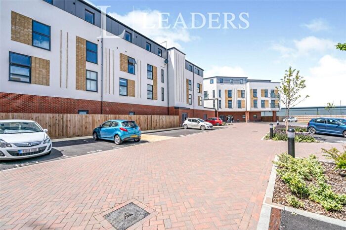 2 Bedroom Apartment For Sale In Longacre House, Longacres Way, PO20