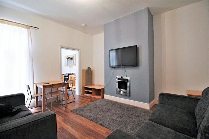 3 Bedroom Flat To Rent In Tavistock Road, Jesmond, NE2