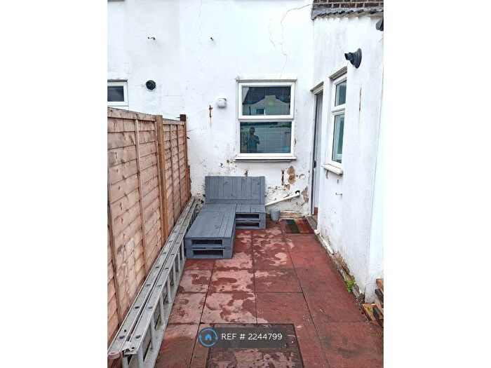 2 Bedroom End Of Terrace House To Rent In Seaview Terrace, Queenborough, ME11