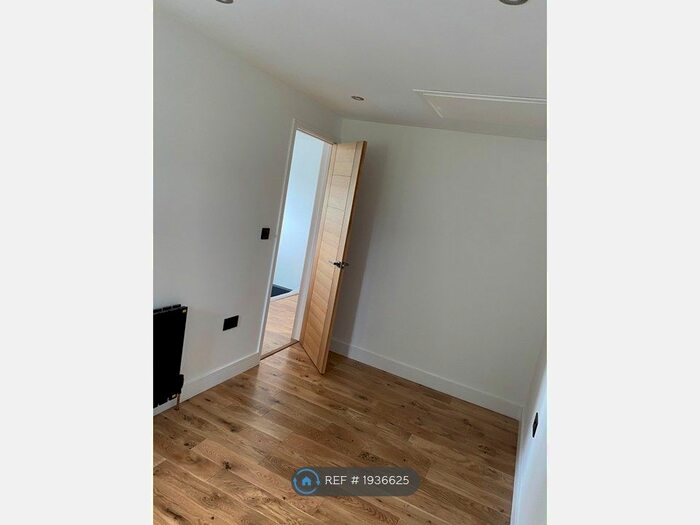 2 Bedroom Semi-Detached House To Rent In Landport Road, Lewes, BN7