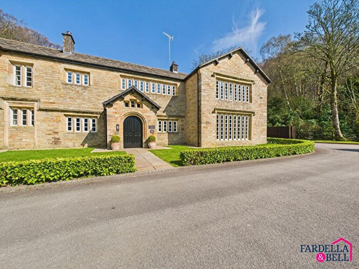 2 Bedroom Flat For Sale In Burnley Road, Cliviger, BB10