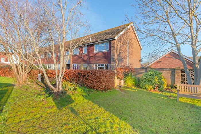 2 Bedroom Flat For Sale In Littlemead, Cooksbridge, BN8