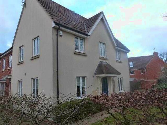 3 Bedroom Link Detached House To Rent In Pontins Walk, Kesgrave, Ipswich, IP5