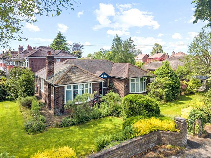 3 Bedroom Detached Bungalow For Sale In Boxgrove Road, Sale, M33