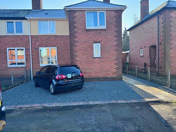 3 Bedroom Semi-Detached House To Rent In Gunthorpe Road, Leicester, LE3