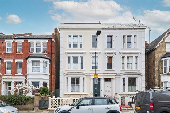 1 Bedroom Flat For Sale In Leysfield Road, Shepherd's Bush, W12