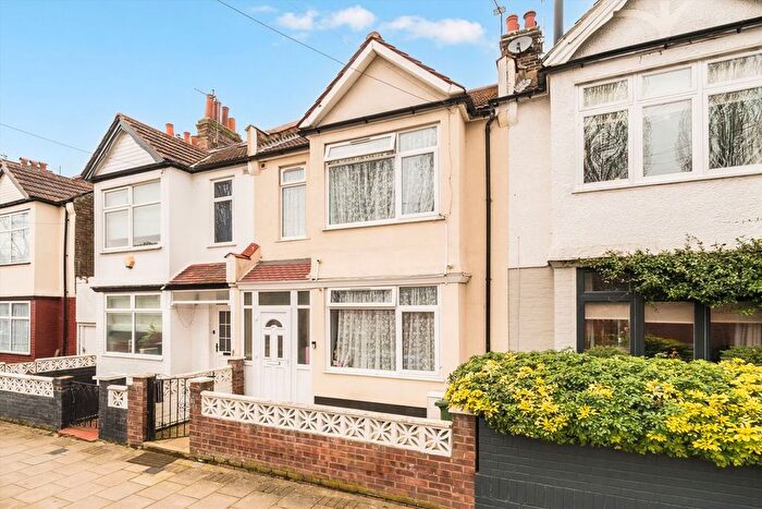 4 Bedroom Property To Rent In Franklyn Road, Willesden, NW10