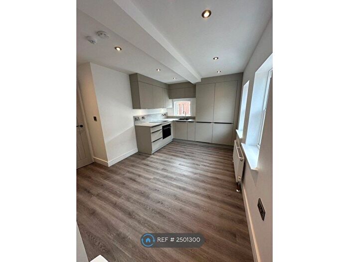 1 Bedroom Flat To Rent In Silvester House, Hull, HU1