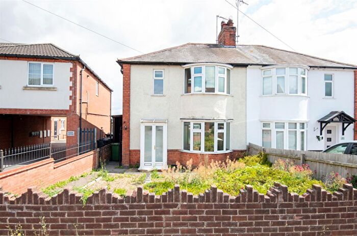 3 Bedroom Semi-Detached House To Rent In Hillside Road, Wellingborough, NN8