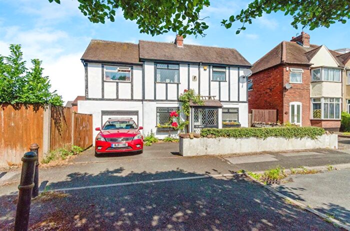 4 Bedroom Detached House For Sale In School Street, Wednesbury, WS10