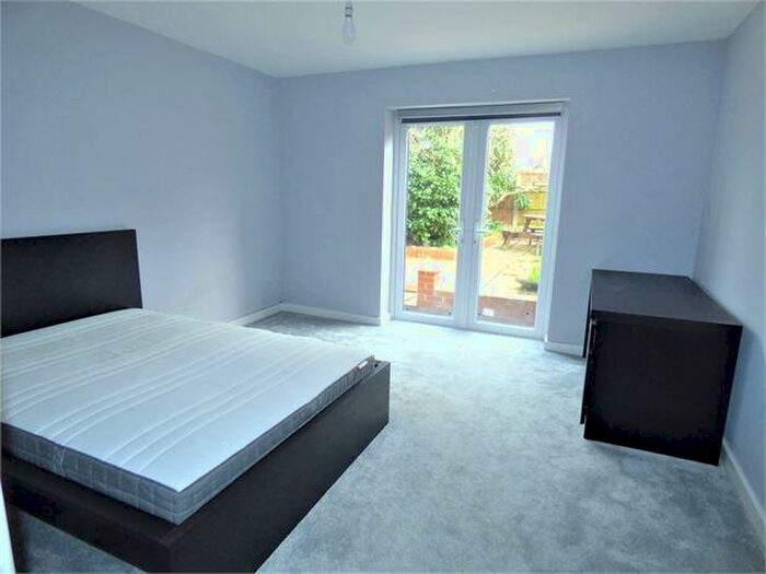 1 Bedroom Ground Flat To Rent In Woodfield Park Drive, Leigh On Sea, Leigh On Sea, SS9