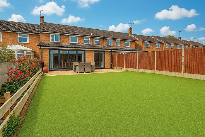 3 Bedroom Property For Sale In Beechfield, Kings Langley, WD4