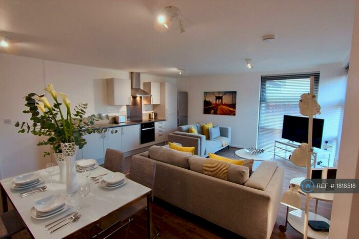 2 Bedroom Flat To Rent In Blantyre Street, Manchester, M15