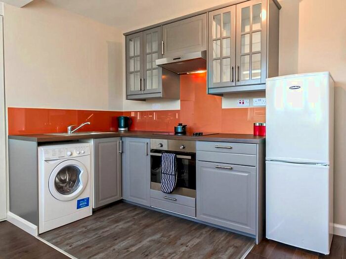 1 Bedroom Flat To Rent In Darnley Road, West Park, Leeds, LS16