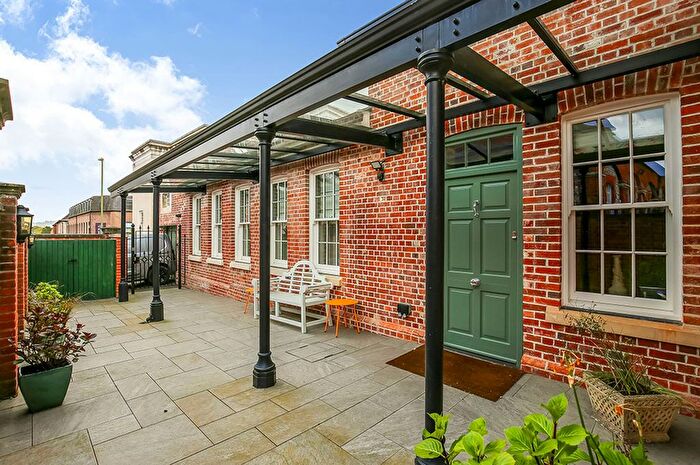 3 Bedroom Detached House To Rent In Southgate Street, Winchester, SO23