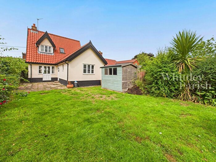 2 Bedroom Chalet For Sale In Crown Street, Banham, Norwich, NR16