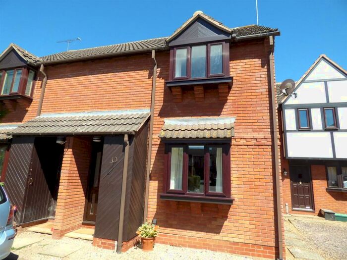 3 Bedroom Semi-Detached House To Rent In Cherry Orchard, Shipston-On-Stour, CV36