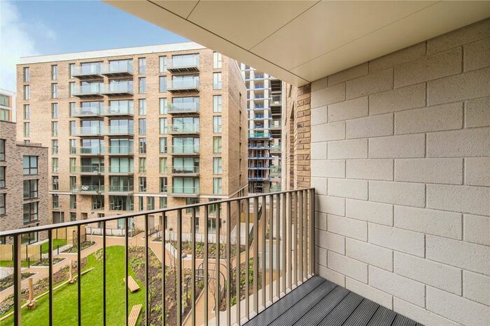 2 Bedroom Flat To Rent In Commodore House, Admiralty Avenue, E16