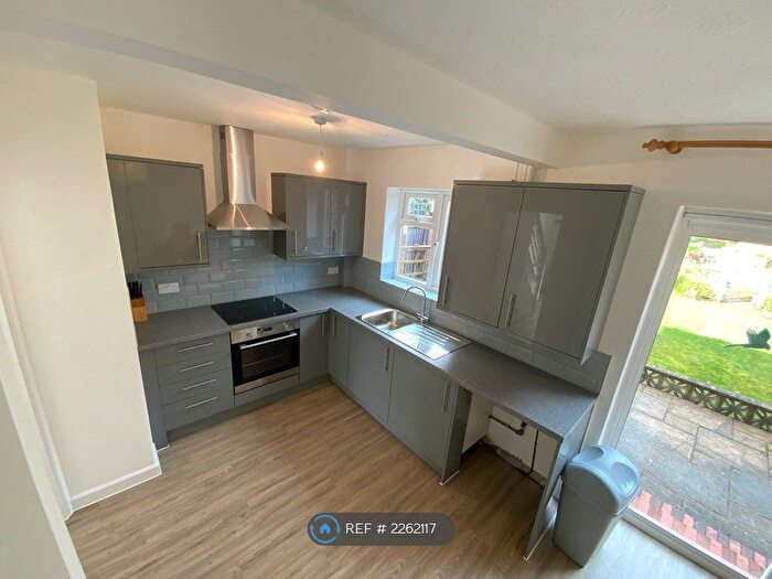 4 Bedroom Semi-Detached House To Rent In Beech Grove, Guildford, GU2