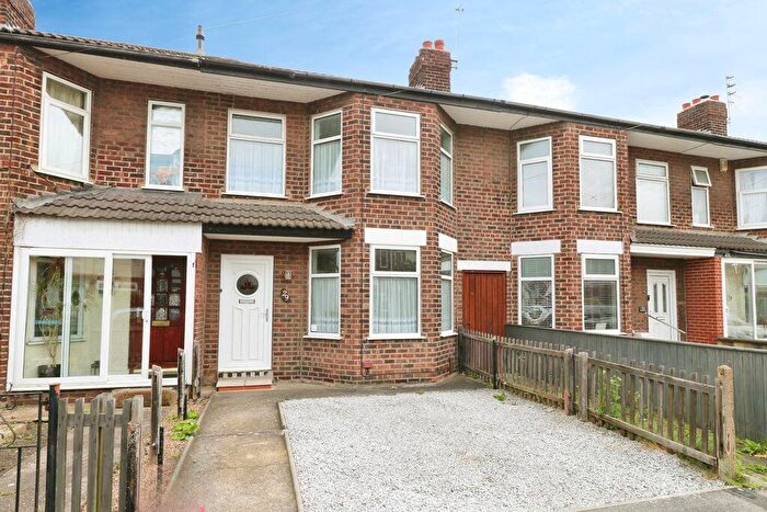 3 Bedroom Terraced House For Sale In Hamlyn Drive, West Hull, HU4