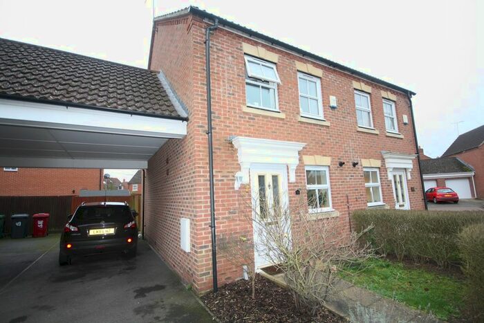 2 Bedroom Semi-Detached House To Rent In Parsons Road, Slough SL3