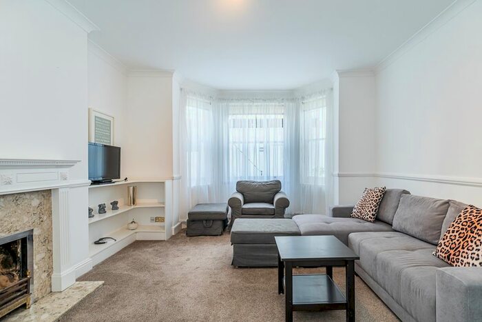 2 Bedroom Flat To Rent In Elvaston Place, London, SW7