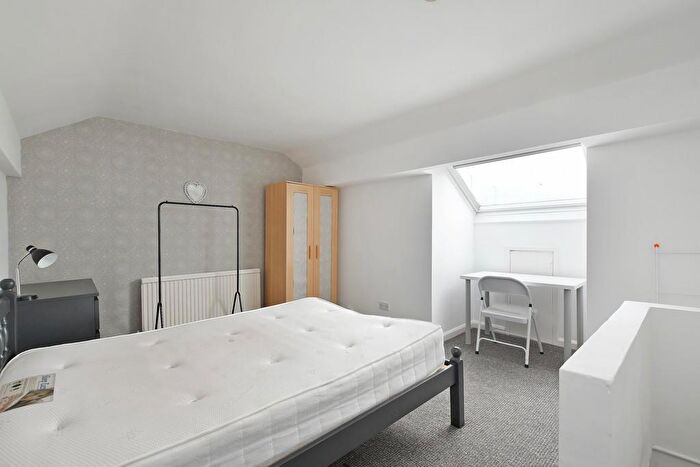 3 Bedroom House To Rent In Holland Place, Sheffield, S2