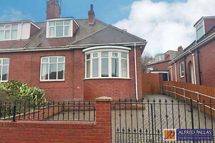 3 Bedroom Semi Detached House For Sale In Cairns Road, Fulwell, SR5