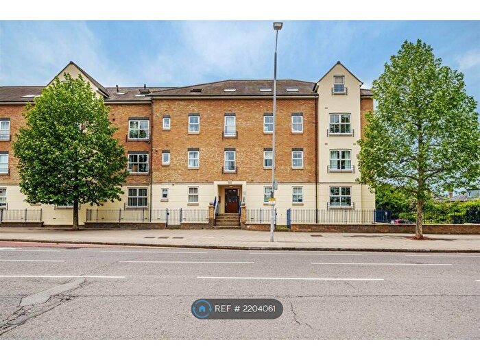 2 Bedroom Flat To Rent In Kew Court, Kingston Upon Thames, KT2