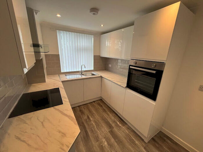 2 Bedroom Flat To Rent In Ringwood Road, Poole, Dorset, BH14