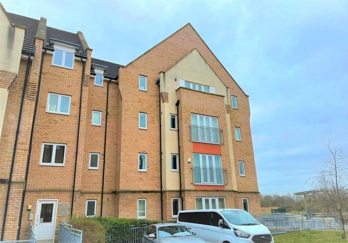 3 Bedroom Flat To Rent In Wren Walk, Eynesbury, St. Neots PE19