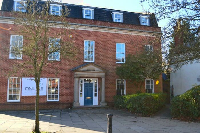 1 Bedroom Flat To Rent In Broad Street, Wokingham, RG40