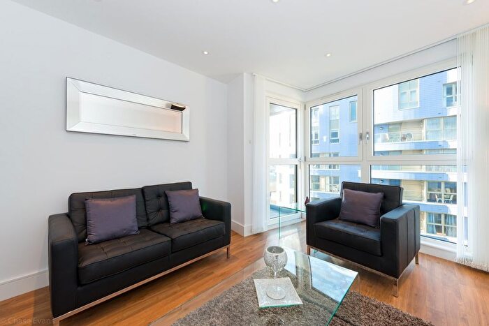 1 Bedroom Flat To Rent In Gillespie Court, Queensland Terrace, Queensland Road, Islington, London, N7