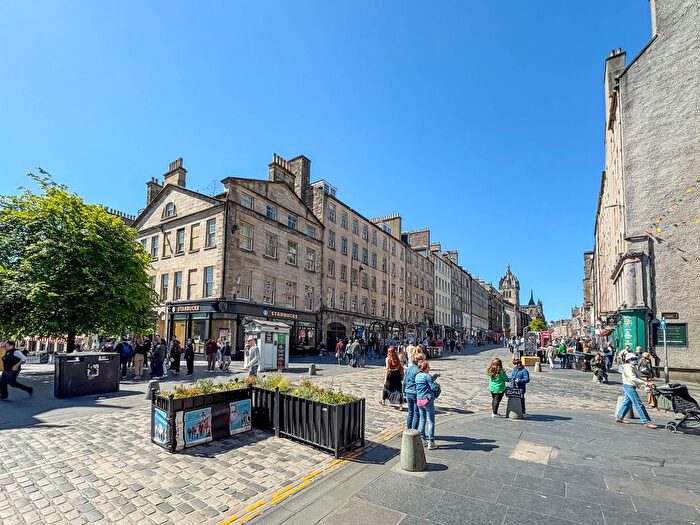 1 Bedroom Flat For Sale In / New Assembly Close, High Street, Edinburgh, EH1