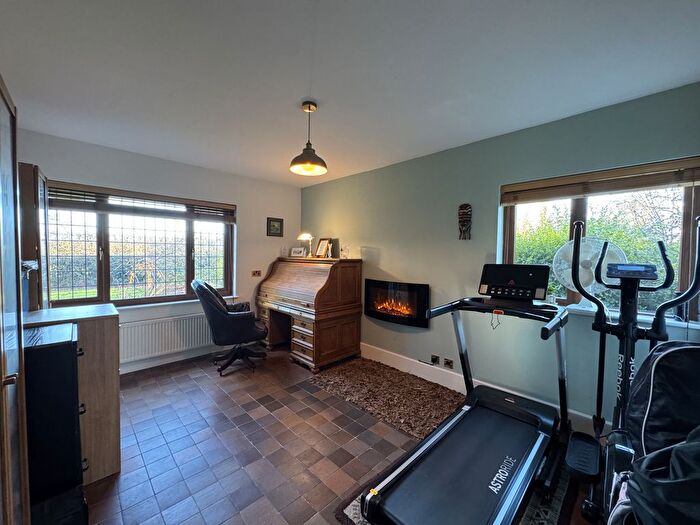 4 Bedroom Detached House For Sale In Burned House Lane, Poulton-Le-Fylde, FY6